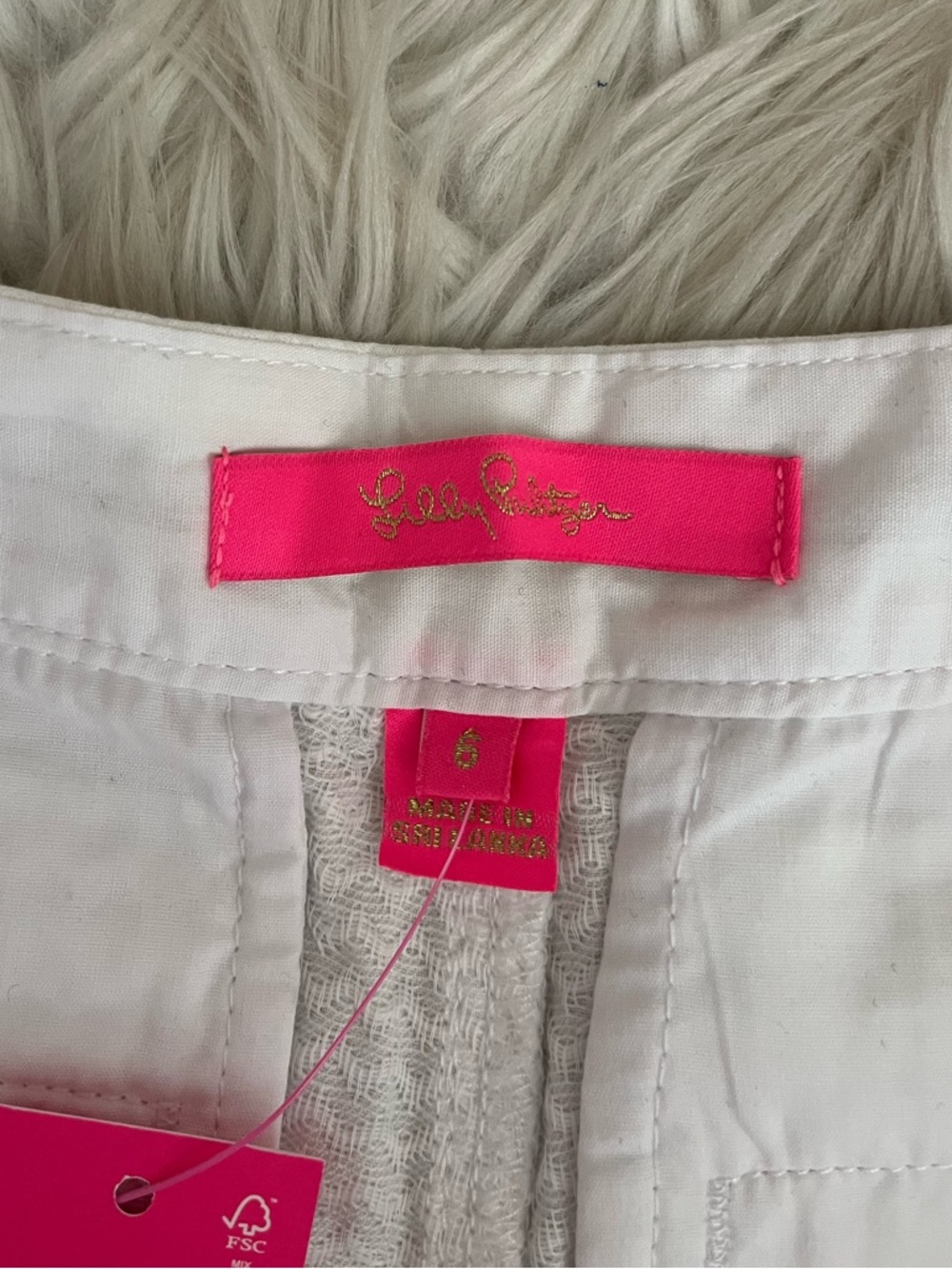 {Lilly Pulitzer} Buttercup Scallop Hem 5" Short in Resort White - Womens 6 - NWT - Picture 7 of 11